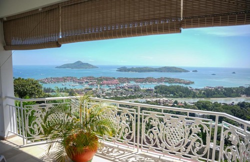 Zig Zag Ward Apartment | Elegant apartment in Les Mamelles, 400 m², sea view