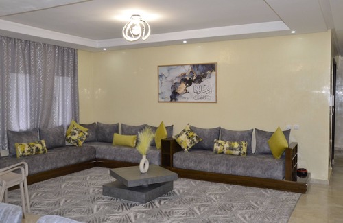 Pont Blondin Apartment | Elegant apartment for rent in El Mansouria.