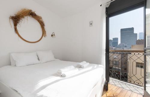 Tel Aviv City Center Apartment | Elegant Apartment w Balcony & Mamad in Heart of Tel Aviv by Sea N' Rent
