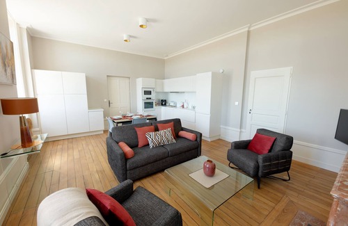 Angouleme Apartment | Elegant apartment with panoramic view of Angoulême