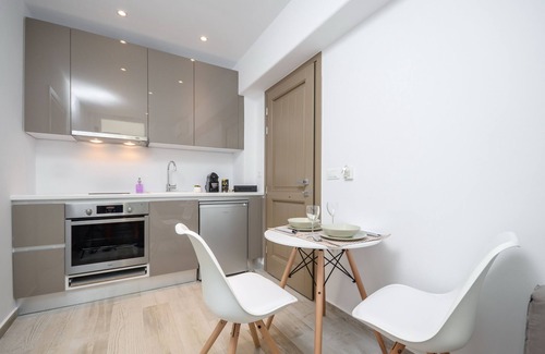 Agios Prokopios Hotel | Elegant Apartments
