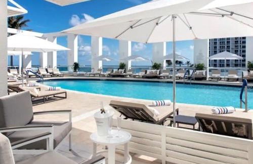 Central Beach Apartment | Elegant Beachfront Condo - Your Perfect Getaway!