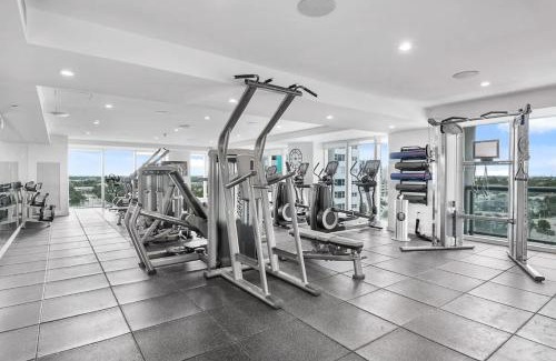 Central Beach Apartment | Elegant Beachfront Condo - Your Perfect Getaway!