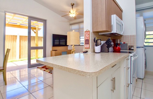 Ensenada House | Elegant Beachside 5＊Home. Pool. Glass Patio. BBQ. Gated. No Cleaning Fee.