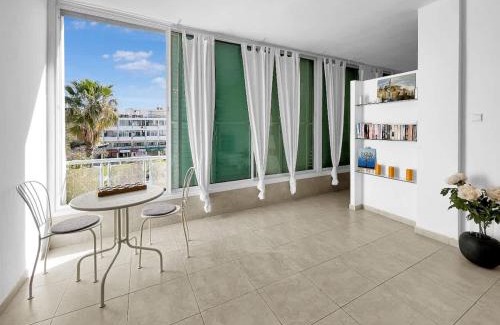 Herzliya Pituach Apartment | Elegant Beachside Apartment