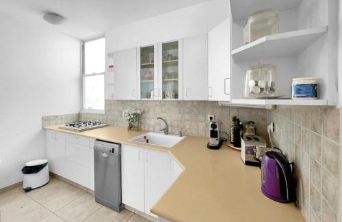 Herzliya Pituach Apartment | Elegant Beachside Apartment