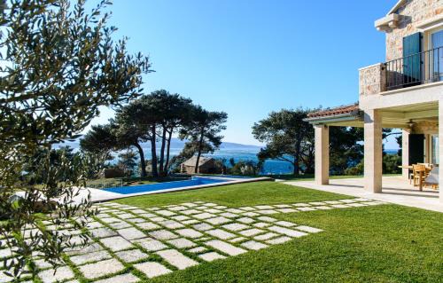 Murvica Villa | Elegant Brac Villa 4 Bedrooms Villa Shoreline Serenity Stunning Sea Views & Walking Distance To Beach Murvica