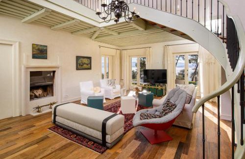 Murvica Villa | Elegant Brac Villa 4 Bedrooms Villa Shoreline Serenity Stunning Sea Views & Walking Distance To Beach Murvica