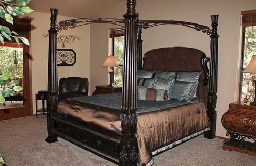 Lakeside Cabin | Elegant Cabin in Gated Community!