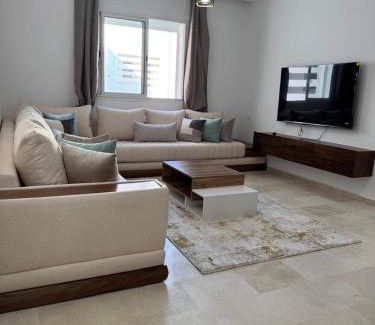 La Nouvelle Ville Ibn Batouta Apartment | Elegant & Charming Apartment with Pool & Balcony
