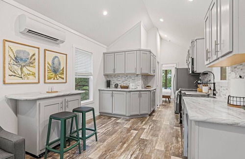 Fredericksburg Cabin | Elegant Classic Cabin at the SKYE Texas Hill Country Resort!