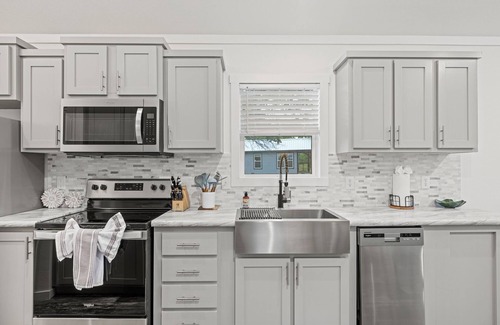 Fredericksburg Cabin | Elegant Classic Cabin at the SKYE Texas Hill Country Resort!