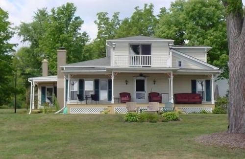Town of Jerusalem House | Elegant Clean Victorian Lake Home, 3.5 Acres & 350 Frontage