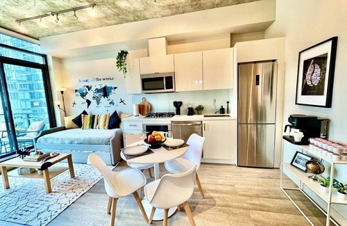 Connaught Apartment | Elegant, Comfy & Sophisticated MetroLux Downtown Suite
