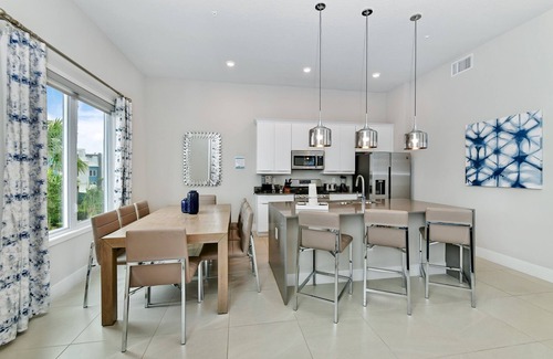 Reunion Condo | Elegant Condo with Pool Table near Disney with Resort & Waterpark Access -.