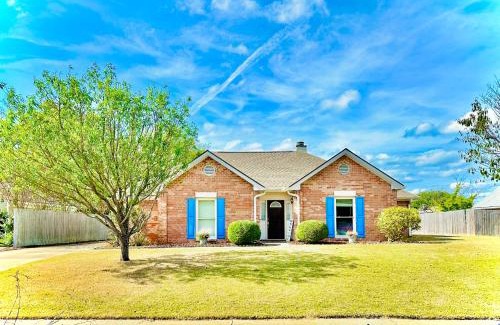 Gunter Afs House | Elegant cozy Master Suite, MGM!