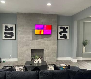 Mapleton/Fall Creek Villa | Elegant & Cozy Near Downtown Indy & Broad Ripple