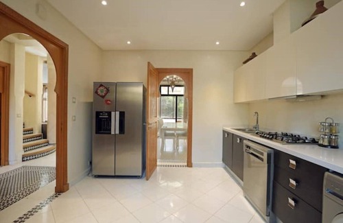 Medina Villa | Elegant &cozy Villa With Pool on a Golf Domain