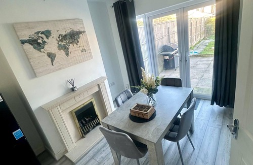 Bilston House | Elegant Escape