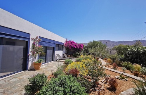 Koundouros House | Elegant family housse near the beach.