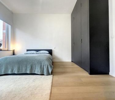 Etterbeek Apartment | Elegant Flat Cinquantenaire