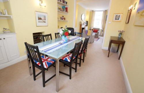 Warwick Apartment | Elegant flat in Pimlico, close to Warwick Square