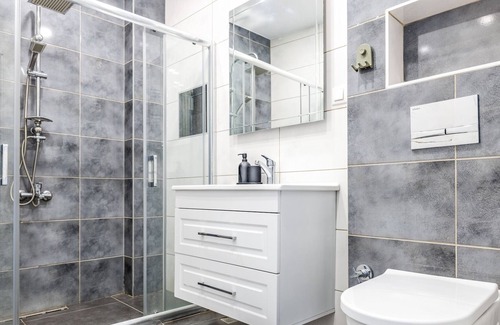 Bostanci Apartment | Elegant Flat Orchard Ave, 7 Min to Beach