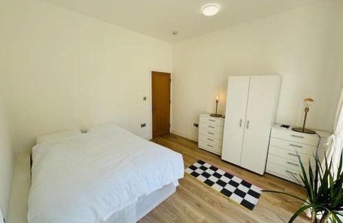 Tufnell Park Apartment | Elegant Garden Apartment near Tufnell Park St