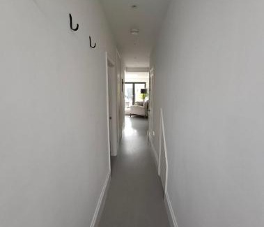 Raynes Park Apartment | Elegant Garden Flat - Wimbledon