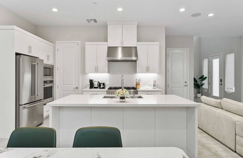 Lake Forest House | Elegant Getaway on Pin Ln - Perfect for Relaxation and Adventure Awaits #41790