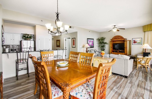 Sandestin Condo | Elegant getaway with gorgeous views, pool, fitness room, & hot tub
