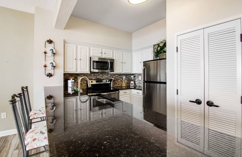 Sandestin Condo | Elegant getaway with gorgeous views, pool, fitness room, & hot tub