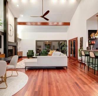 Granite Bay House | Elegant Granite Bay Getaway Tall Pine Home