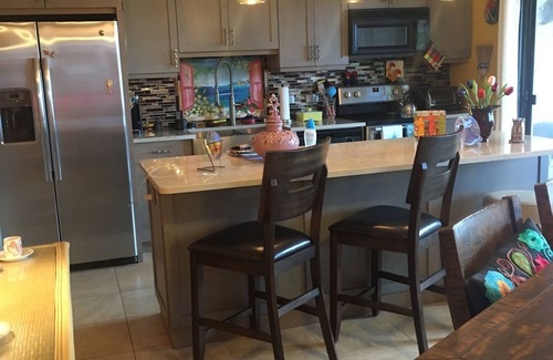 Estate Altona Condo | Elegant Harbor View Condo Get-A-Way @ Schooner Bay