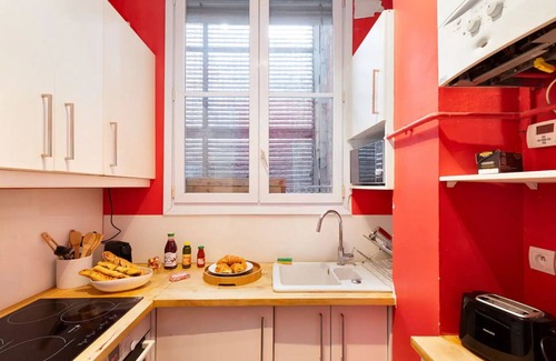 Quartier de la Plaine-de-Monceaux Apartment | Elegant Haussmannian Apart, 25min walk from Champs Elysées