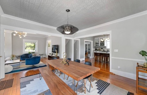 McMinnville House | Elegant, historic gem in heart of wine country.