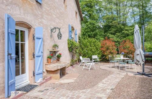 Taintrux Villa | Elegant Historical Farmhouse - Domaine Macky