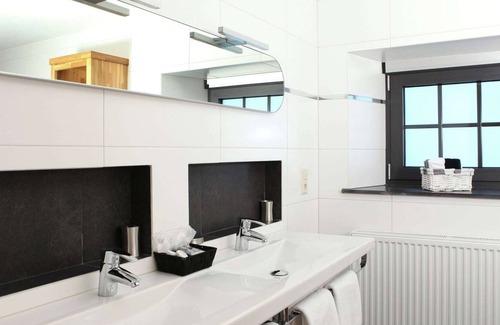 Camerig House | Elegant Holiday Home in Epen With Fenced Garden