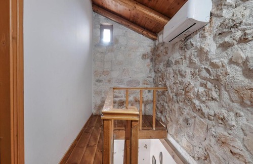 Ano Volimes House | Elegant Holiday Home in Volimes with Near the Sea