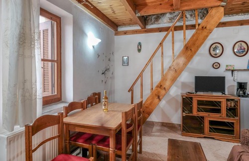 Ano Volimes House | Elegant Holiday Home in Volimes with Near the Sea