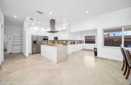 North Miami Beach House | Elegant Home With Heated Pool