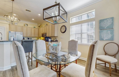 Sandestin Condo | Elegant home with pool, screened porch, fast WiFi - close to the beach