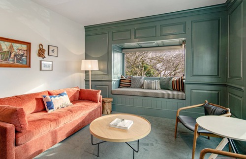 Poulsbo Apartment | Elegant Hotel Scandi Suite w/ Living Area, Kitchenette & Amazing Walkable Locale