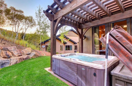 Summit Park House | Elegant house with private hot tub - near hiking trails & Kimball Junction