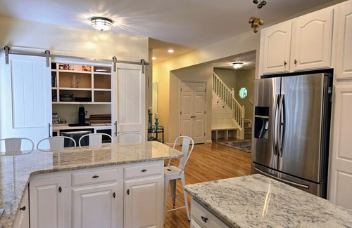 Ogunquit House | Elegant, huge Ogunquit home- sleeps 12, 5 min walk to Perkins Cove & downtown!