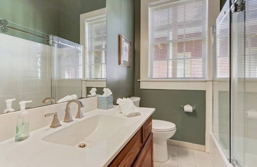 French Quarter Hotel | Elegant King Studio w/Garden Courtyard – French Quarter Stay Full of Charm
