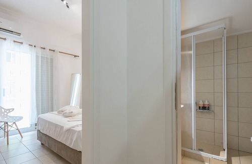Koukaki Apartment | Elegant Koukaki Studio