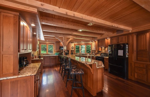 Oakland House | Elegant Lakefront Retreat w/Hot Tub & Fireplaces