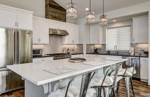 Upper Kingsbury House | Elegant Luxury, Spacious Mountain Modern Tahoe Home (SL205)