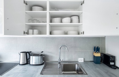 Kreuzberg Apartment | Elegant Mitte 1BR nr Checkpoint Charlie, by Blueground